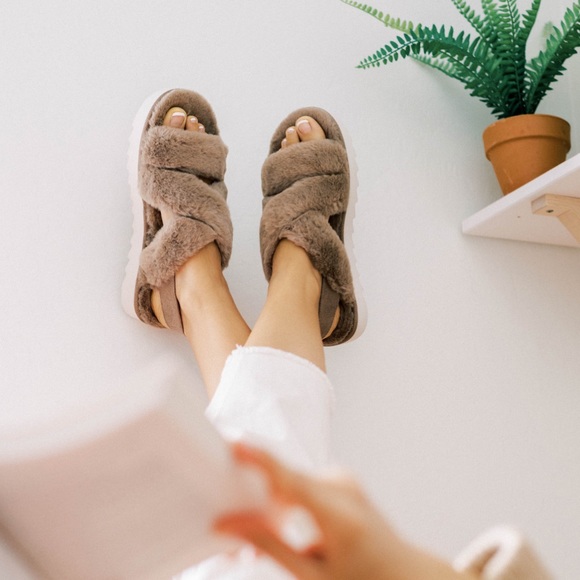 UGG | Shoes | Koolaburra Fuzzee Slipper Sandal In Amphora | Poshmark